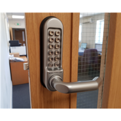 BL5009 Medium/Heavy duty, round bar handle keypad, Round bar inside handle & free passage mode - Satin Stainless